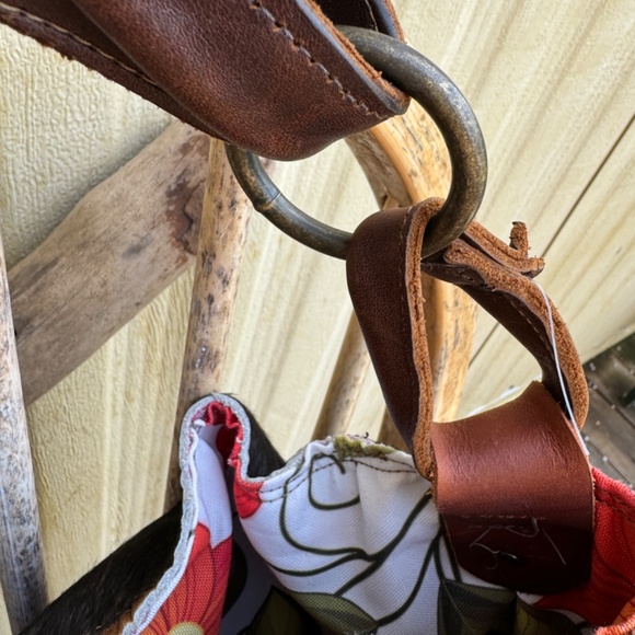 Giant Leather Bag - Picture 5 of 7